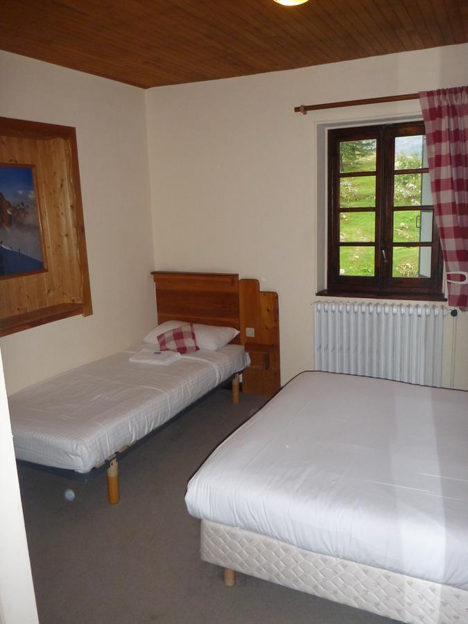 לינה וארוחת בוקר טיגנס Chalet Les Melezes מראה חיצוני תמונה