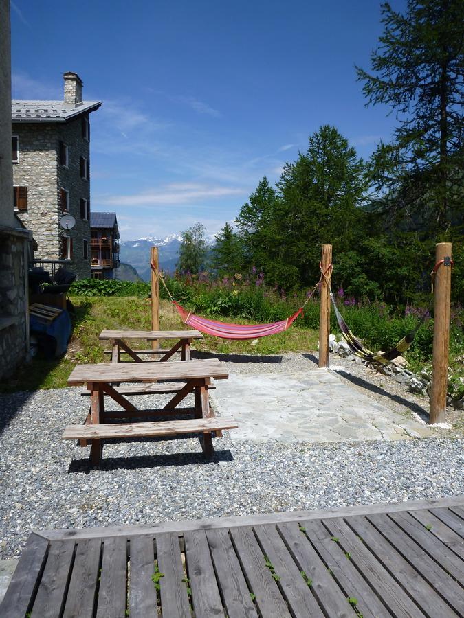לינה וארוחת בוקר טיגנס Chalet Les Melezes מראה חיצוני תמונה